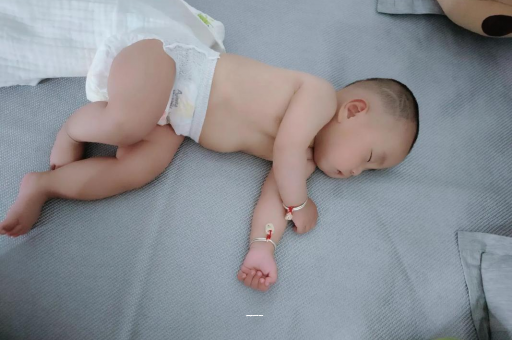 神木四个月宝宝不爱笑